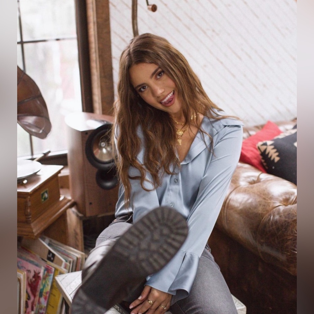 Backyard Roses Layla Blouse Size Small NWT